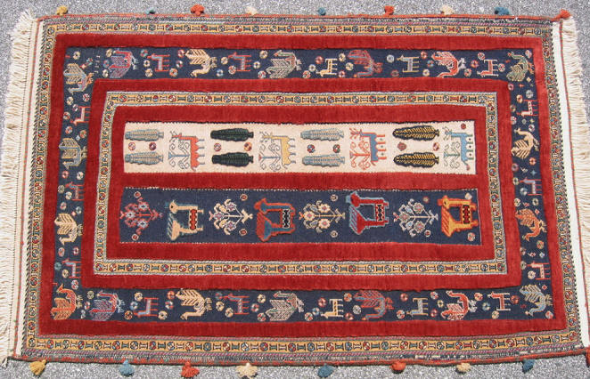 Qashqai sumak rug